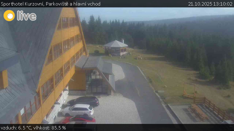 Sporthotel Kurzovní - Parkoviště a hlavní vchod - 21.10.2025 v 13:10 Sporthotel Kurzovní - Parkoviště a hlavní vchod - 21.10.2025 v 13:10