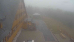 Sporthotel Kurzovní - Parkoviště a hlavní vchod - 24.10.2025 v 08:20 Sporthotel Kurzovní - Parkoviště a hlavní vchod - 24.10.2025 v 08:20