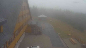 Sporthotel Kurzovní - Parkoviště a hlavní vchod - 24.10.2025 v 11:40 Sporthotel Kurzovní - Parkoviště a hlavní vchod - 24.10.2025 v 11:40