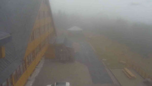 Sporthotel Kurzovní - Parkoviště a hlavní vchod - 24.10.2025 v 12:10 Sporthotel Kurzovní - Parkoviště a hlavní vchod - 24.10.2025 v 12:10