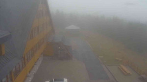 Sporthotel Kurzovní - Parkoviště a hlavní vchod - 24.10.2025 v 13:05 Sporthotel Kurzovní - Parkoviště a hlavní vchod - 24.10.2025 v 13:05
