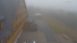 Sporthotel Kurzovní - Parkoviště a hlavní vchod - 24.10.2025 v 13:15 Sporthotel Kurzovní - Parkoviště a hlavní vchod - 24.10.2025 v 13:15