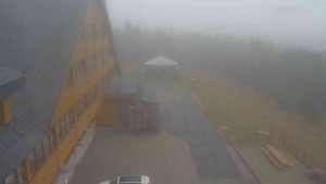 Sporthotel Kurzovní - Parkoviště a hlavní vchod - 24.10.2025 v 13:35 Sporthotel Kurzovní - Parkoviště a hlavní vchod - 24.10.2025 v 13:35