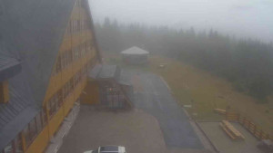 Sporthotel Kurzovní - Parkoviště a hlavní vchod - 24.10.2025 v 14:45 Sporthotel Kurzovní - Parkoviště a hlavní vchod - 24.10.2025 v 14:45