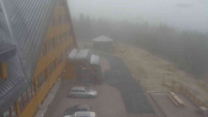 Sporthotel Kurzovní - Parkoviště a hlavní vchod - 24.10.2025 v 15:25 Sporthotel Kurzovní - Parkoviště a hlavní vchod - 24.10.2025 v 15:25
