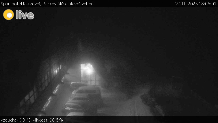 Sporthotel Kurzovní - Parkoviště a hlavní vchod - 27.10.2025 v 18:05 Sporthotel Kurzovní - Parkoviště a hlavní vchod - 27.10.2025 v 18:05