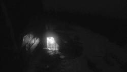 Parkoviště a hlavní vchod