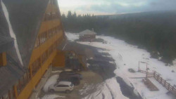 Parkoviště a hlavní vchod