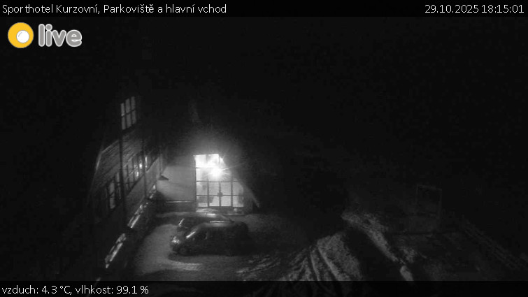 Sporthotel Kurzovní - Parkoviště a hlavní vchod - 29.10.2025 v 18:15 Sporthotel Kurzovní - Parkoviště a hlavní vchod - 29.10.2025 v 18:15