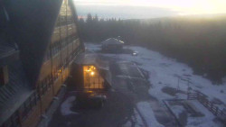 Parkoviště a hlavní vchod