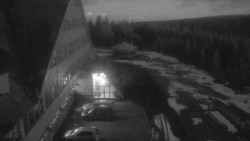 Parkoviště a hlavní vchod