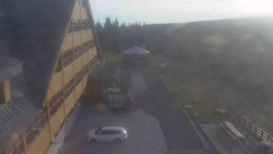 Parkoviště a hlavní vchod