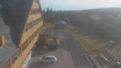 Parkoviště a hlavní vchod