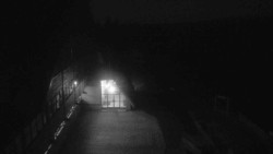 Parkoviště a hlavní vchod