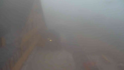 Parkoviště a hlavní vchod