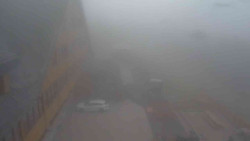 Parkoviště a hlavní vchod