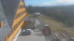 Parkoviště a hlavní vchod