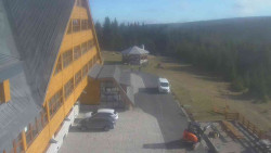 Parkoviště a hlavní vchod