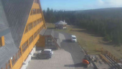 Parkoviště a hlavní vchod