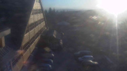 Parkoviště a hlavní vchod