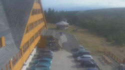 Parkoviště a hlavní vchod