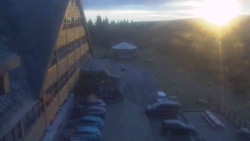 Parkoviště a hlavní vchod