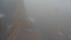 Parkoviště a hlavní vchod