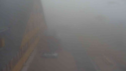 Parkoviště a hlavní vchod