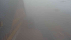 Parkoviště a hlavní vchod