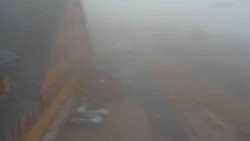 Parkoviště a hlavní vchod