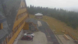 Parkoviště a hlavní vchod