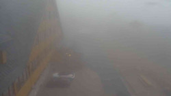 Parkoviště a hlavní vchod