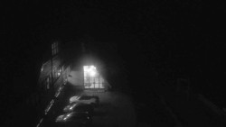 Parkoviště a hlavní vchod