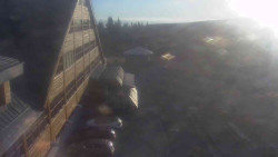 Parkoviště a hlavní vchod