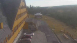 Parkoviště a hlavní vchod