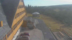 Parkoviště a hlavní vchod