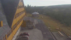 Parkoviště a hlavní vchod