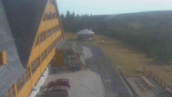 Parkoviště a hlavní vchod