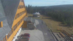 Parkoviště a hlavní vchod