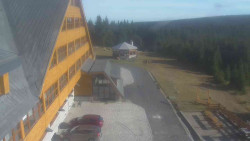 Parkoviště a hlavní vchod