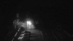 Parkoviště a hlavní vchod