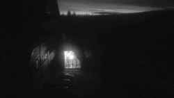 Parkoviště a hlavní vchod