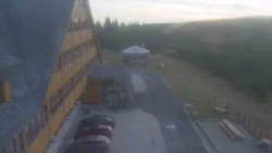 Parkoviště a hlavní vchod