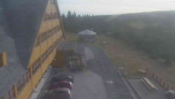 Parkoviště a hlavní vchod