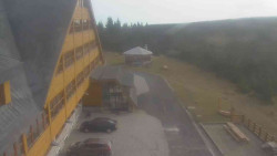 Parkoviště a hlavní vchod