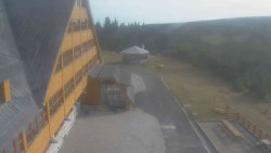 Parkoviště a hlavní vchod