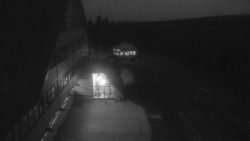 Parkoviště a hlavní vchod