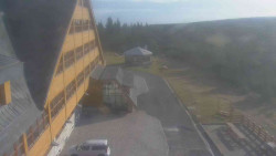 Parkoviště a hlavní vchod