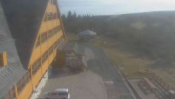 Parkoviště a hlavní vchod