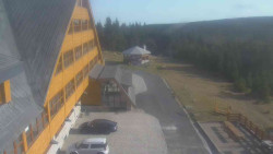 Parkoviště a hlavní vchod